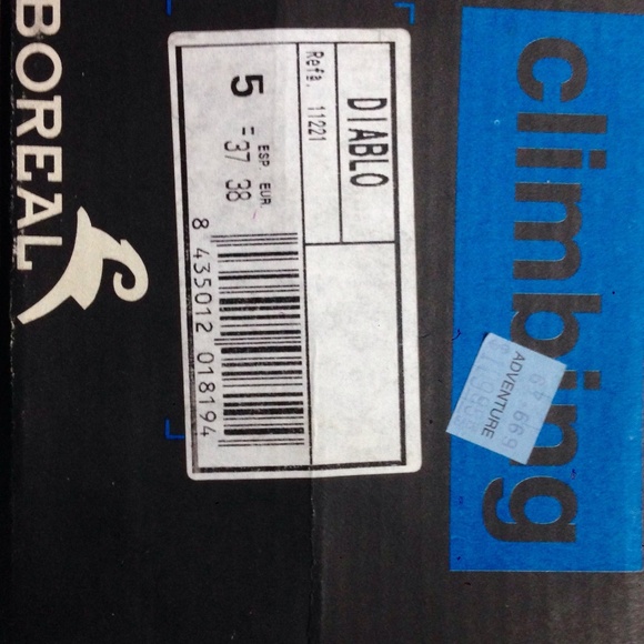 Climbing Shoes - Picture 3 of 3